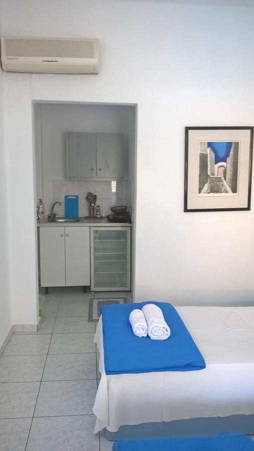 Three Harites Aparthotel เปริสซา ภายนอก รูปภาพ